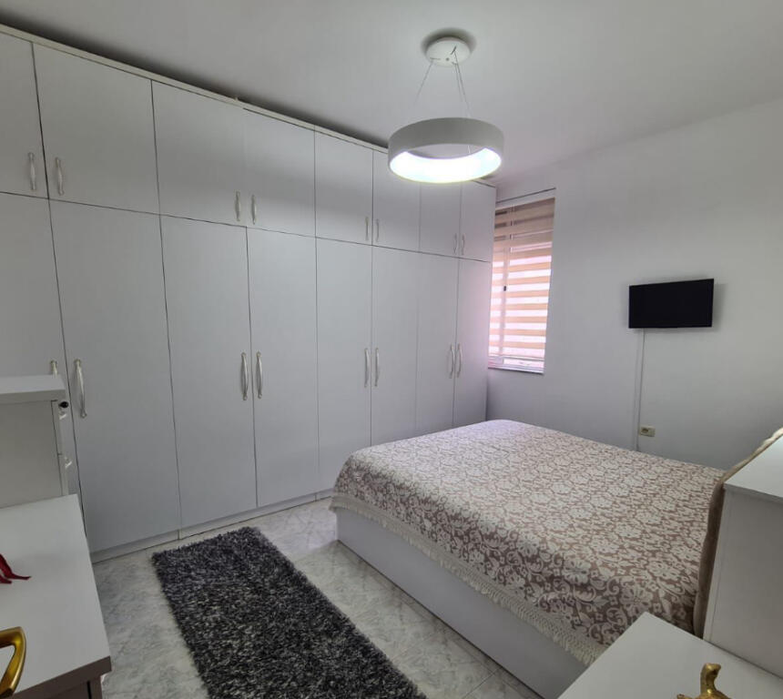 Apartment 1+1 for rent is given at Kongresi Manastirit area, behind Qsut  