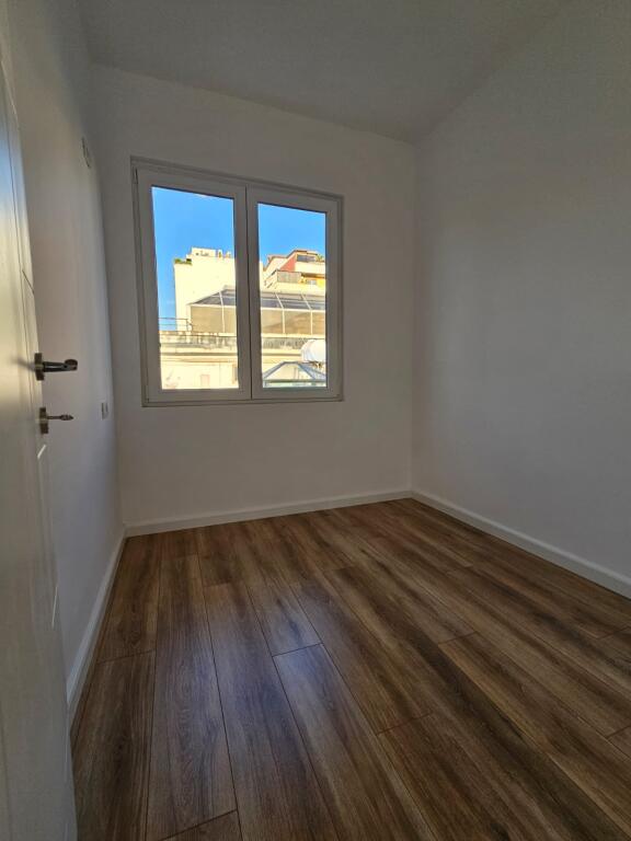 SHITET APARTAMENT 2+1 RRUGA E KAVAJES 173.000 EURO