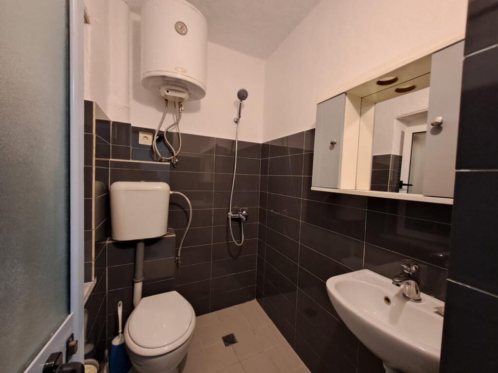 I rent a studio apartment