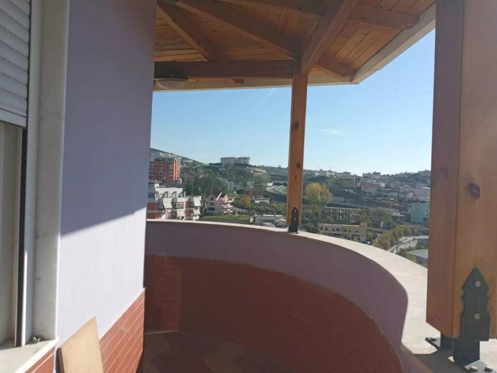 🔑Shitet Apartament 2+1+2+verande Ne Shkoze