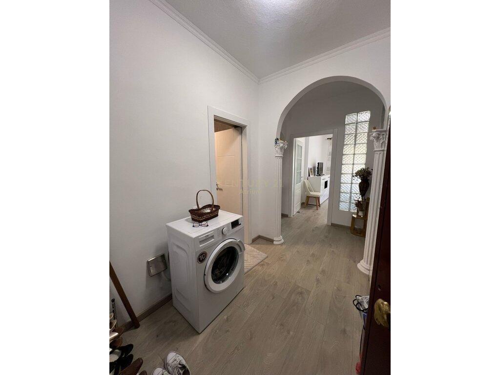 🏡 1-Bedroom Apartment for Rent – Brryl Area, Tirana