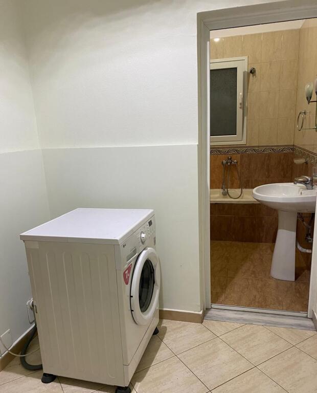 Casa 1+1 in affitto, via Jordan Misja vicino a Spak 350 Euro