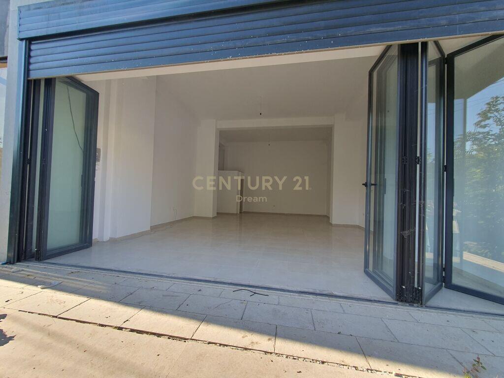 COMMERCIAL SPACE FOR RENT IN ASTIR