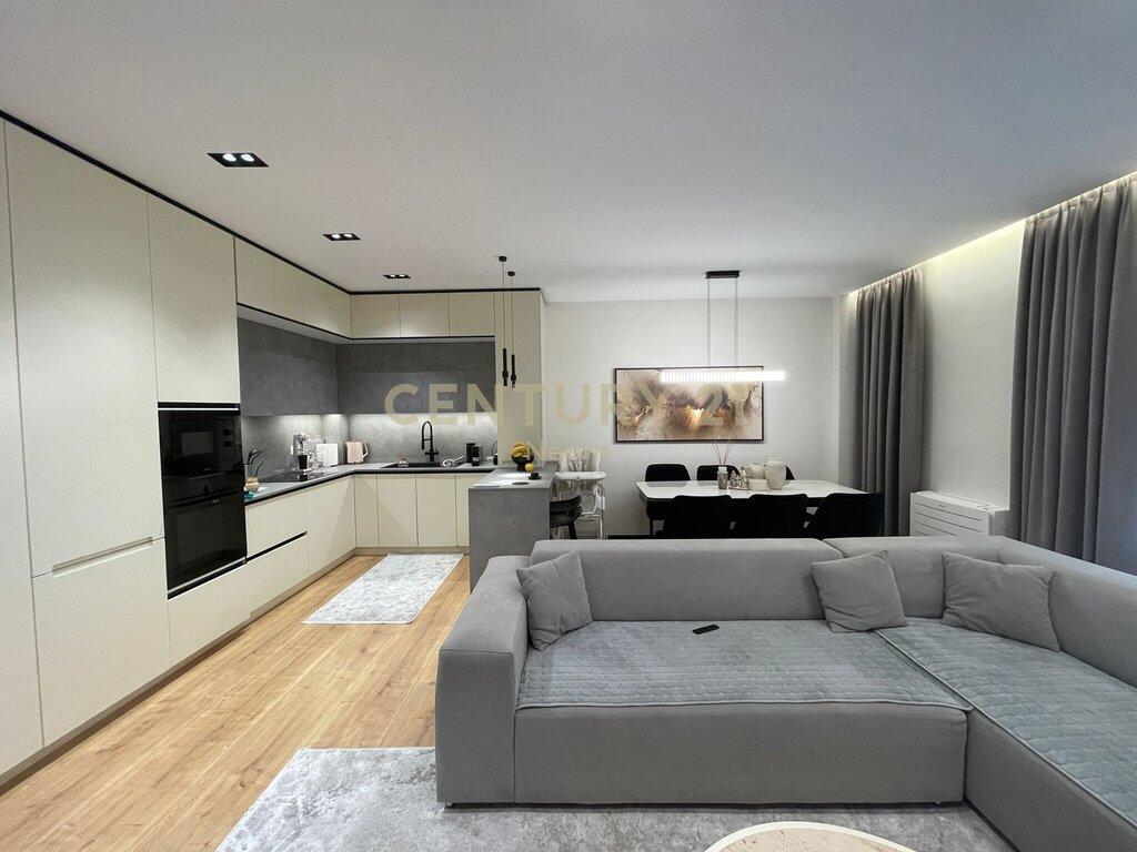 🏡 SHITET APARTAMENT 2+1+2 + POST PARKIMI – LIQENI I THATË, TIRANË