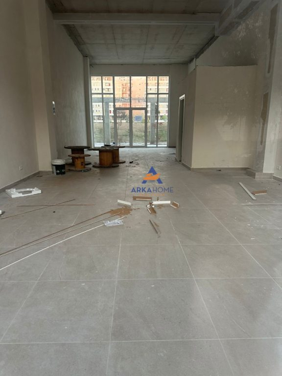 BUSINESS PREMISES FOR RENT 92M2 "NEAR UNIVERS CITY COMPLEX" 1700 EURO+ (2 PARKING SPACES).