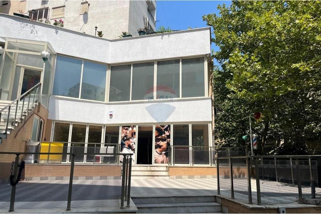 Business premises for rent in Don Bosko