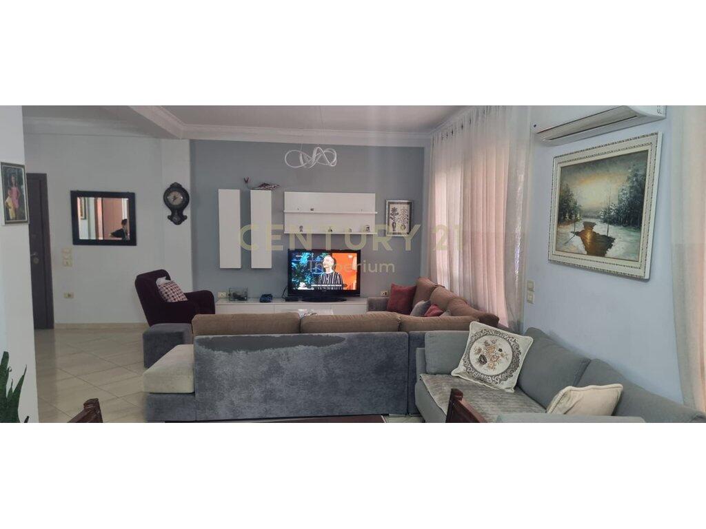 🏡 Apartment 2+1 for Rent – Zogu i Zi (Private Villa, 4th Floor)