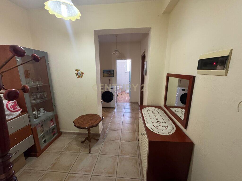Apartment 1+1 For Rent in Komuna e Parisit