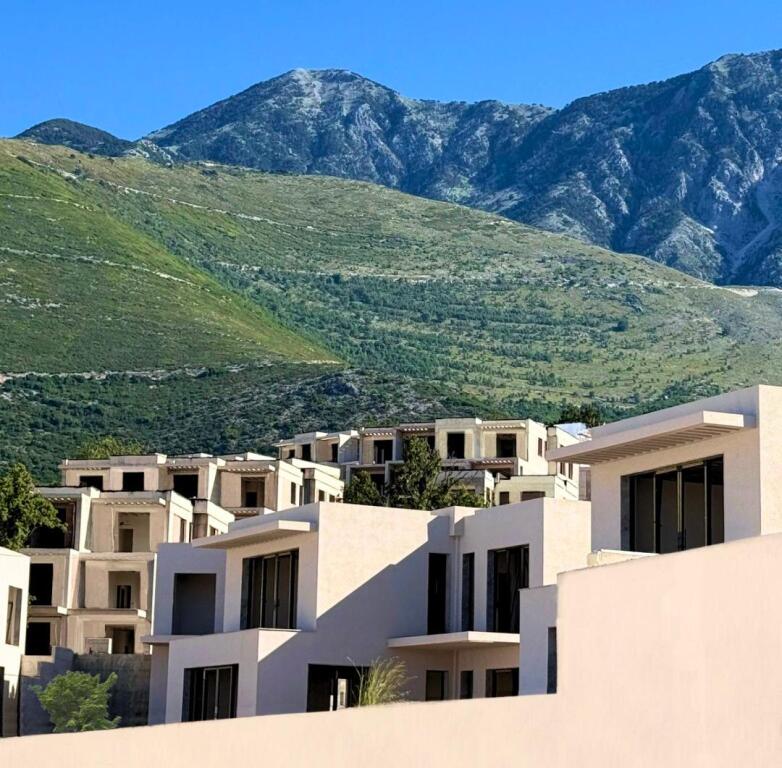 📌Premium Villa with Pool for Sale – San Nicolas Resort, Palasë
