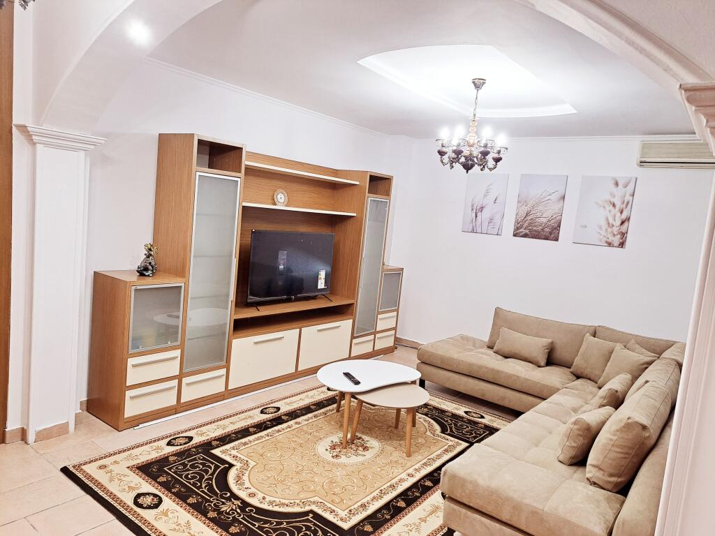 Appartamento 2+1+2 + 2 Balconi, in affitto, vista mare, Vollga Durres