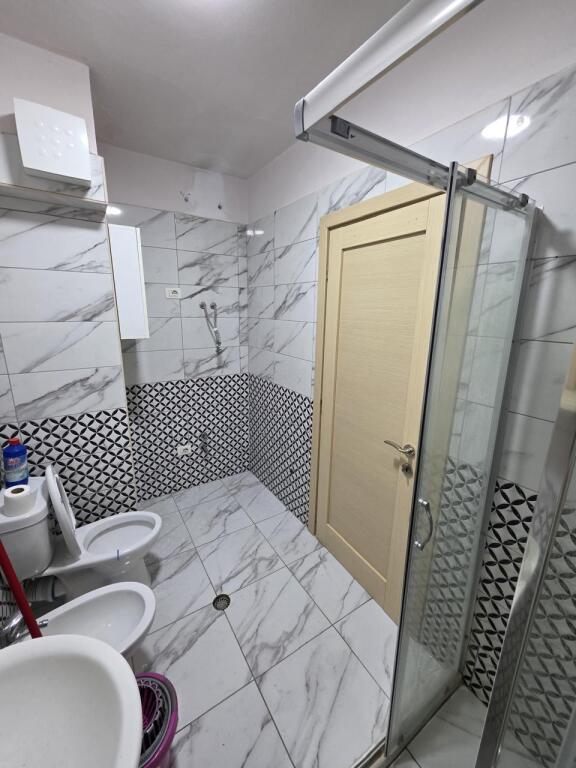 Shitet 3+2 te Kopshti botanik 130 m2 me hipoteke 23500 eu