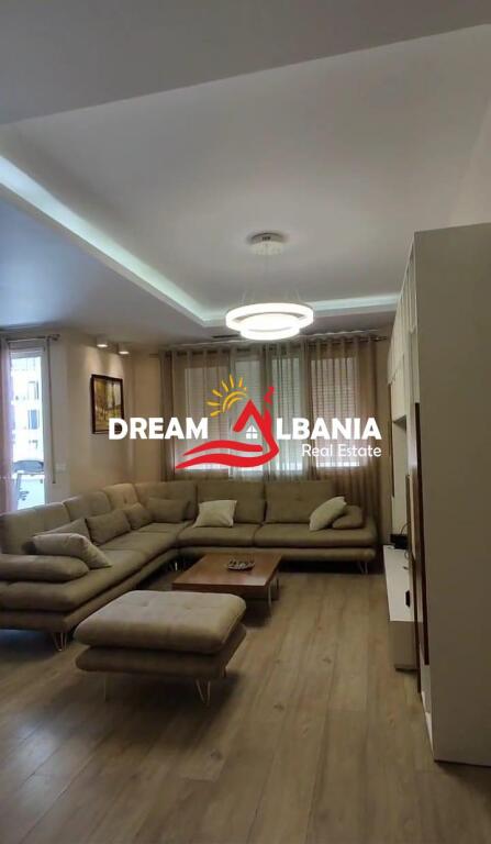 Super Apartament 3+1+2 WC+Post Parkimi me Qera Bulevardi Zogu I, prane Stacionit Trenit ne Tirane (ID 4231463)