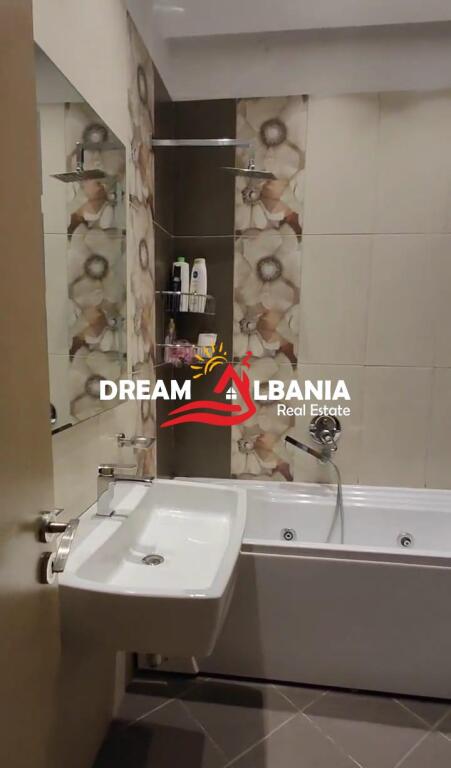 Super Apartament 3+1+2 WC+Post Parkimi me Qera Bulevardi Zogu I, prane Stacionit Trenit ne Tirane (ID 4231463)