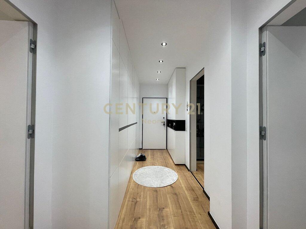 🏡 SHITET APARTAMENT 2+1+2 + POST PARKIMI – LIQENI I THATË, TIRANË