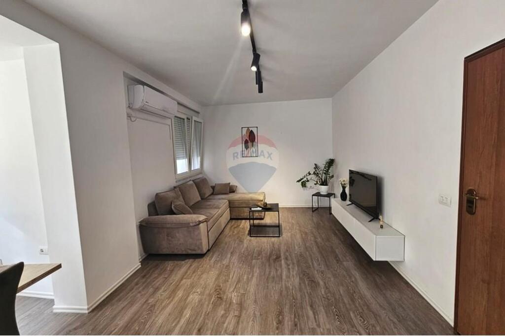 1+1 apartment for rent near the New Bazaar!