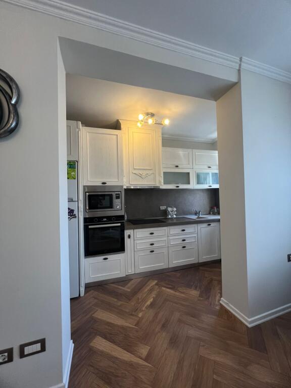 🏠 Shitet Apartament 1+1 – 58.5 m²  📍 Oxhaku, Rr. Kongresi i Manastirit 💶 Çmimi: 107,000 €  