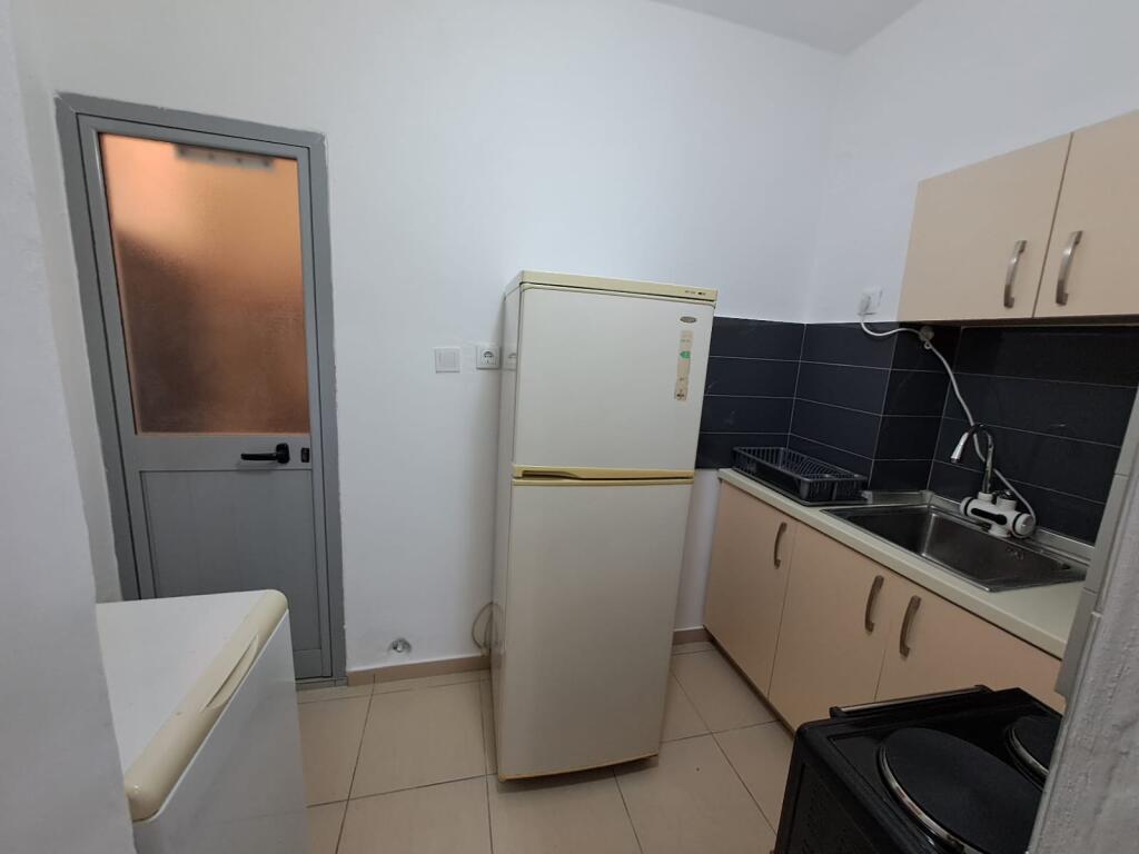 I rent a studio apartment