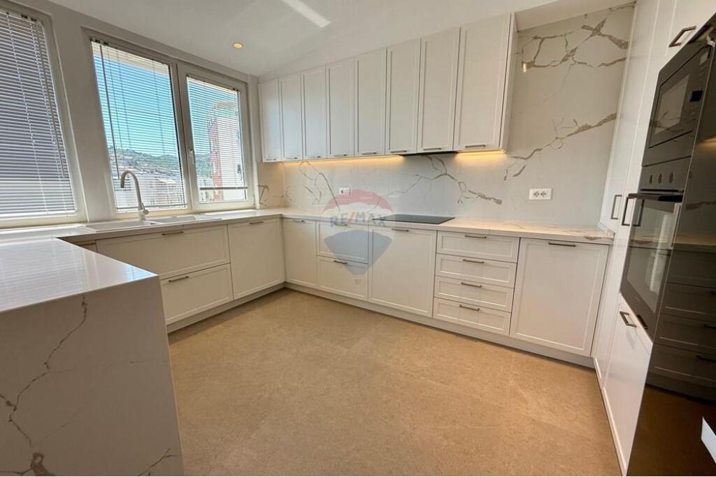 Tirane, Penthouse for sale 5th floor, 276 m² 650,000 € ID: 530291018-833
