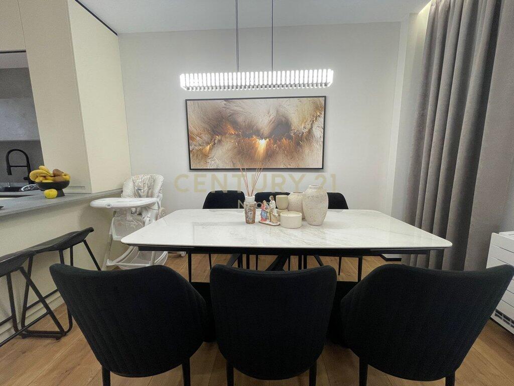 🏡 SHITET APARTAMENT 2+1+2 + POST PARKIMI – LIQENI I THATË, TIRANË