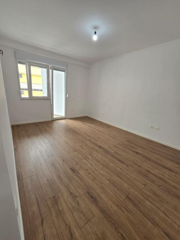 SHITET APARTAMENT 2+1 RRUGA E KAVAJES 210.000 EURO