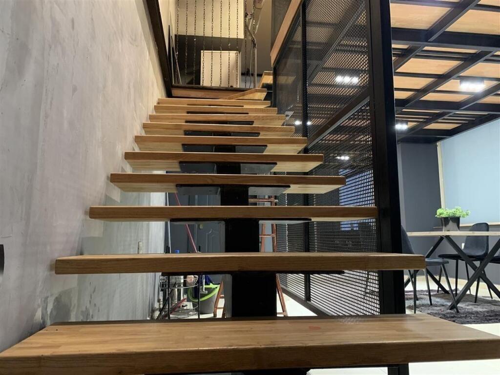 🏢Office space for rent  📍Frosina Plaku Street near Magnet Complex 💶Price 550 euros per month