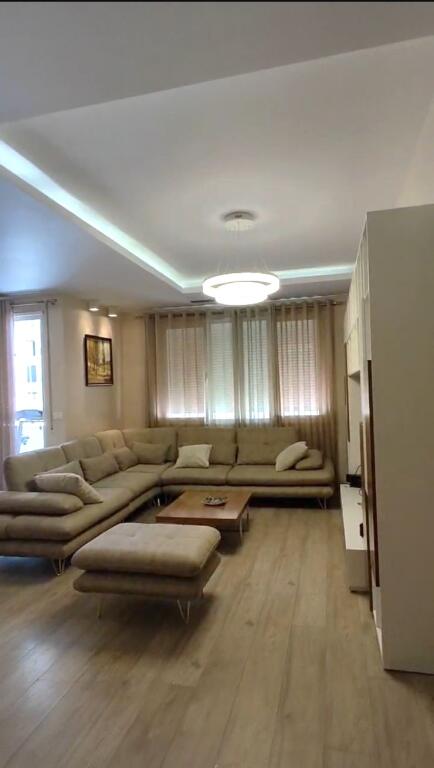 🏢Ex Stazione Ferroviaria, Complesso “Lura” affittasi appartamento 3+1+2+posto auto arredato : 900 Euro