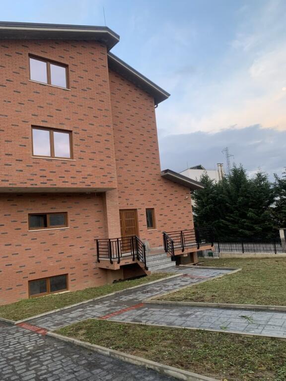 BUSINESS PREMISES FOR RENT 560 M2 TEG 4,500 EURO