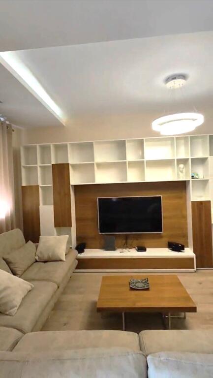 🏢Ex Stazione Ferroviaria, Complesso “Lura” affittasi appartamento 3+1+2+posto auto arredato : 900 Euro