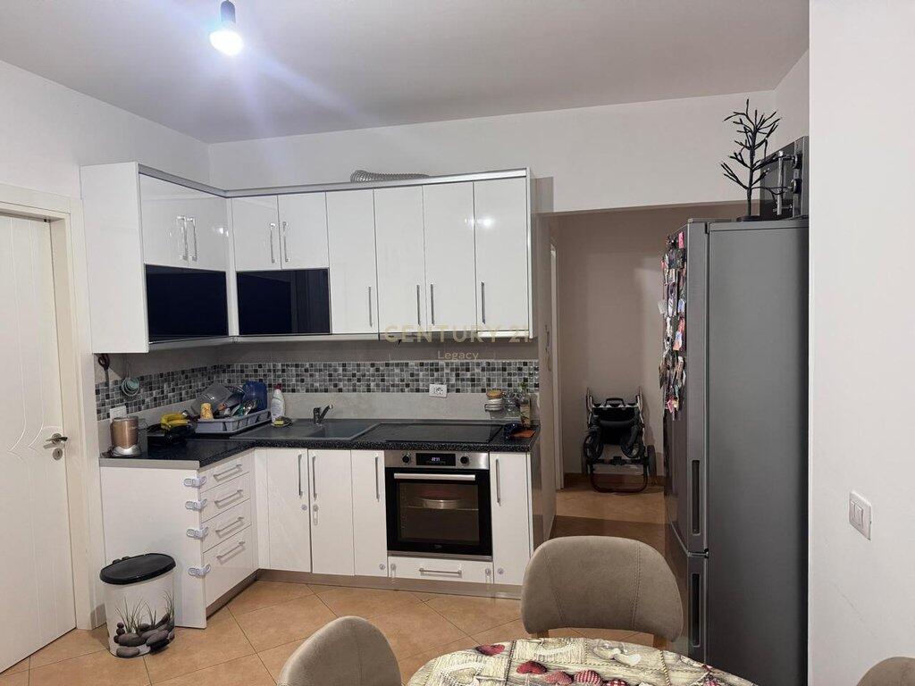 Apartment for rent 2+1 in Fresk