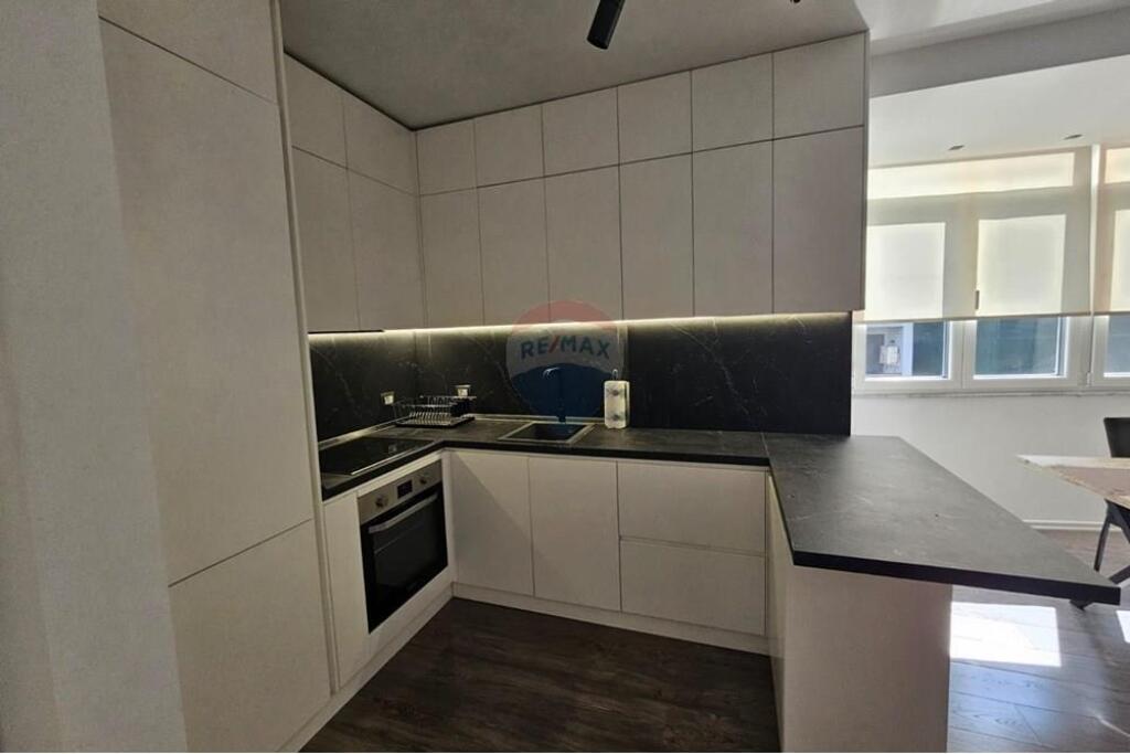 1+1 apartment for rent near the New Bazaar!