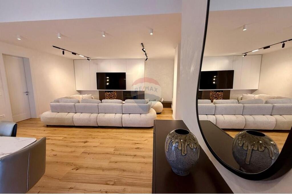 Tirane, Penthouse for sale 5th floor, 276 m² 650,000 € ID: 530291018-833
