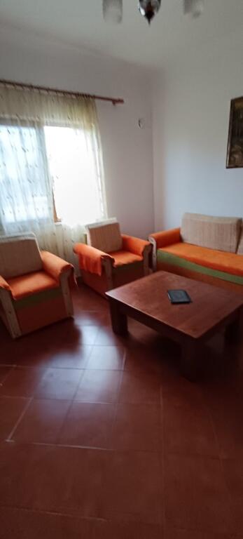 APARTAMENT ME QERA 3+1 ALI DEMI 600 EURO