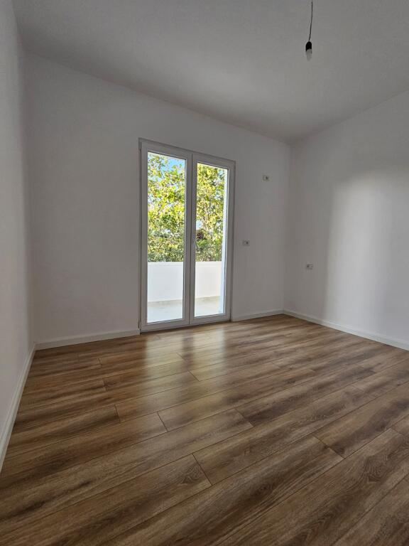 SHITET APARTAMENT 2+1 RRUGA E KAVAJES 173.000 EURO