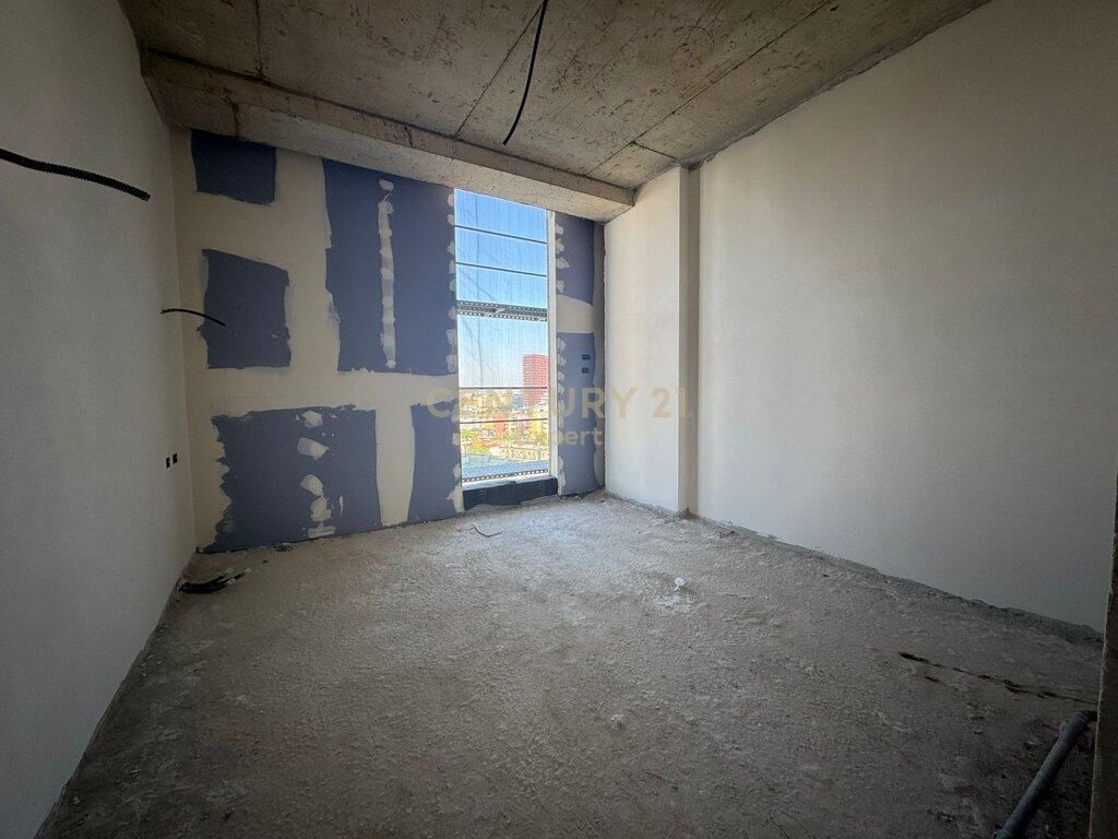 SHITET APARTAMENT 2+1 TEK EKSPOSITA BUILDING – KATI 11