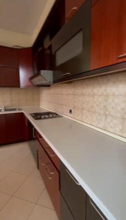 Affittasi casa 2+1+2, Ali Dem vicino al campo sportivo 450 Mila lek