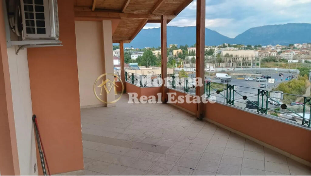 Rent, Private Entrance 3+1+2, Sauk , 500 euro/month,