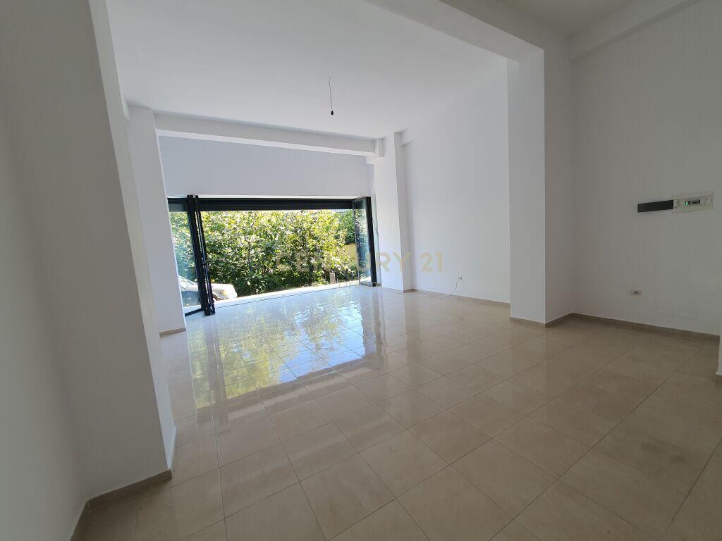 COMMERCIAL SPACE FOR RENT IN ASTIR