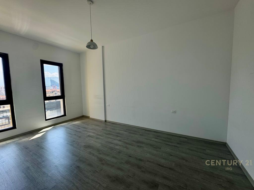 FOR RENT APARTMENT/OFFICE 1+1 – SQUARE 21 (ARLIS), KAVAJËS STREET
