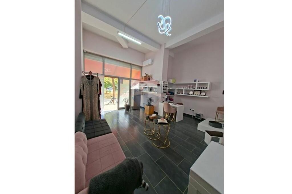 Shop for Sale in Astir !