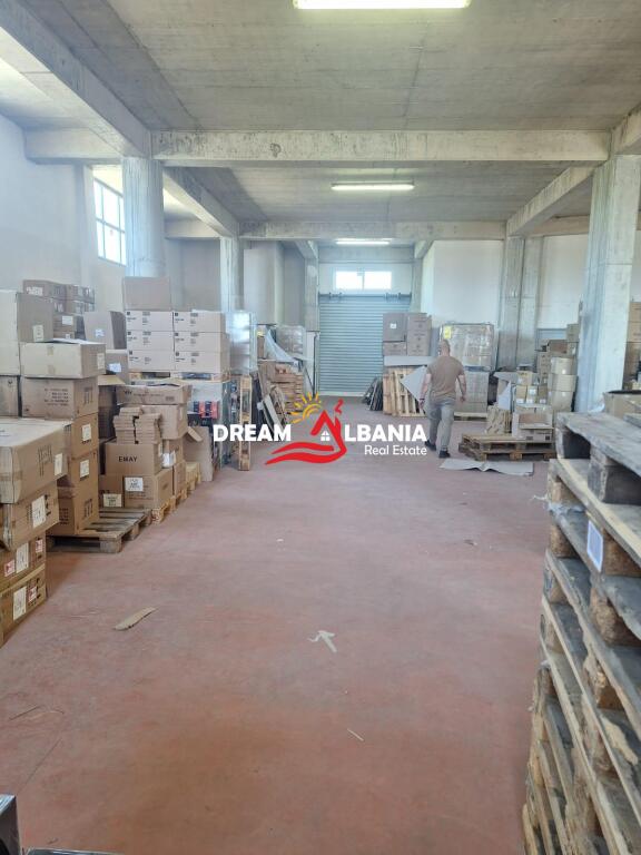 Shop+parking for rent, near Elbasan road in the Sauk area, in Tirana (ID 4281290)