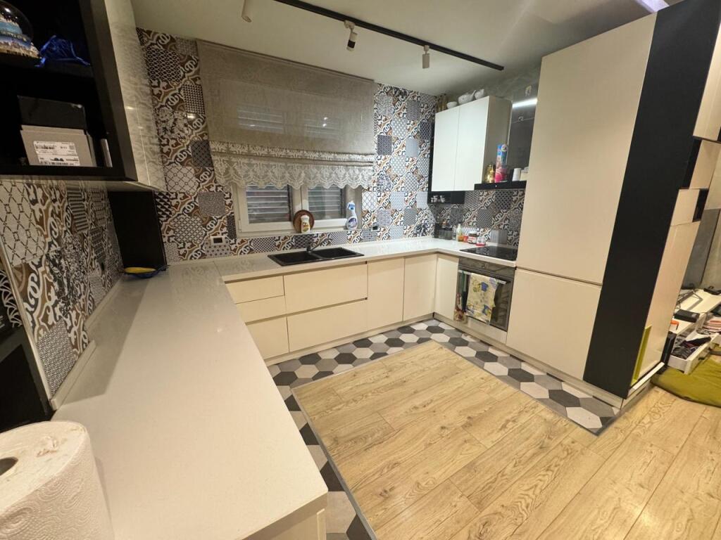 🏡 Appartamento 3+1+2 in affitto vicino alla scuola “Vasil Shanto”!
