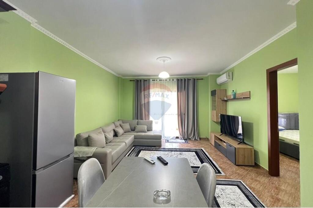Apartment 2+1 for rent in Laprakë