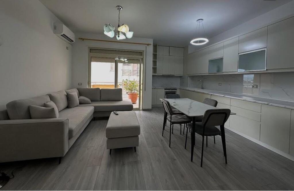 For rent 2+1 + parking on Peti street 700 eu