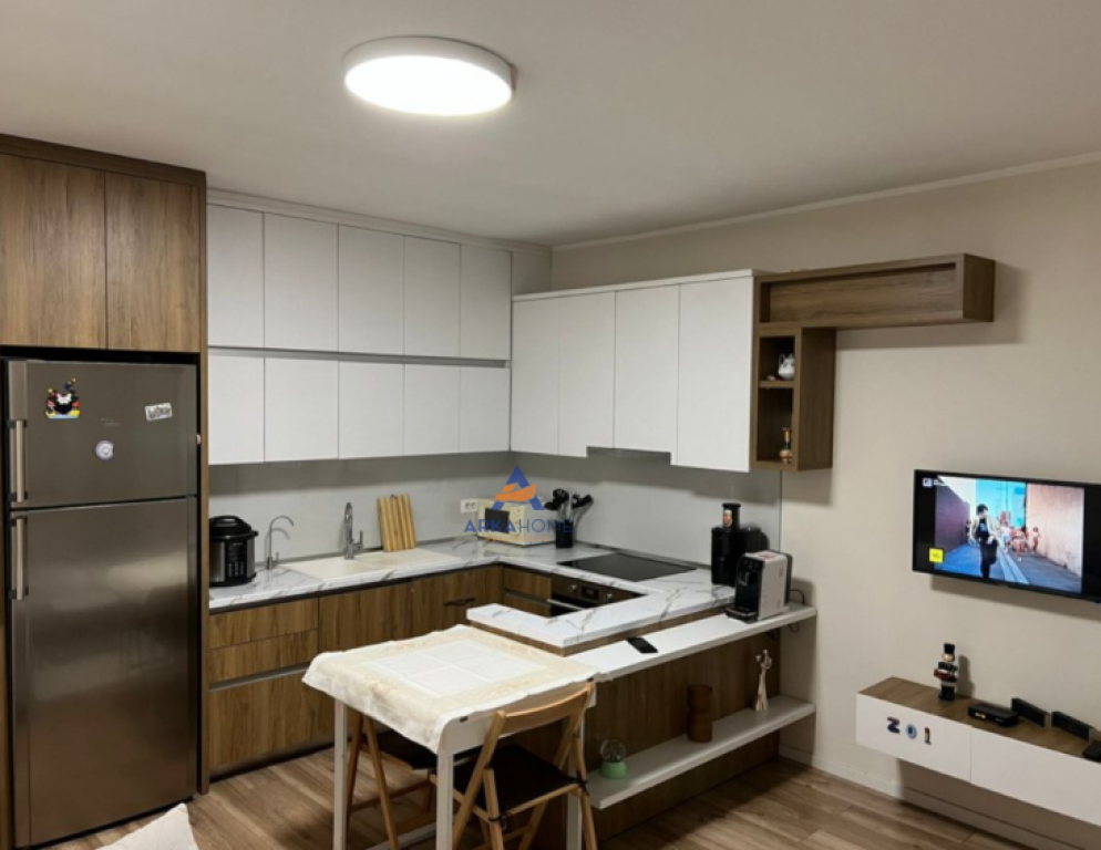 SHITET APARTAMENT 1+1 “RRUGA KAVAJES,KOMPLEKSI DELIJORGJI” 176.000 EURO.