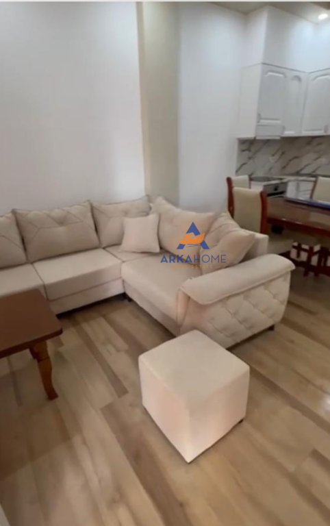 JEPET APARTAMENT ME QERA 1+1+BALLKON "RRUGA RRAPO HEKALI,MBIKALIMI KRISTALIT" 400 EURO.