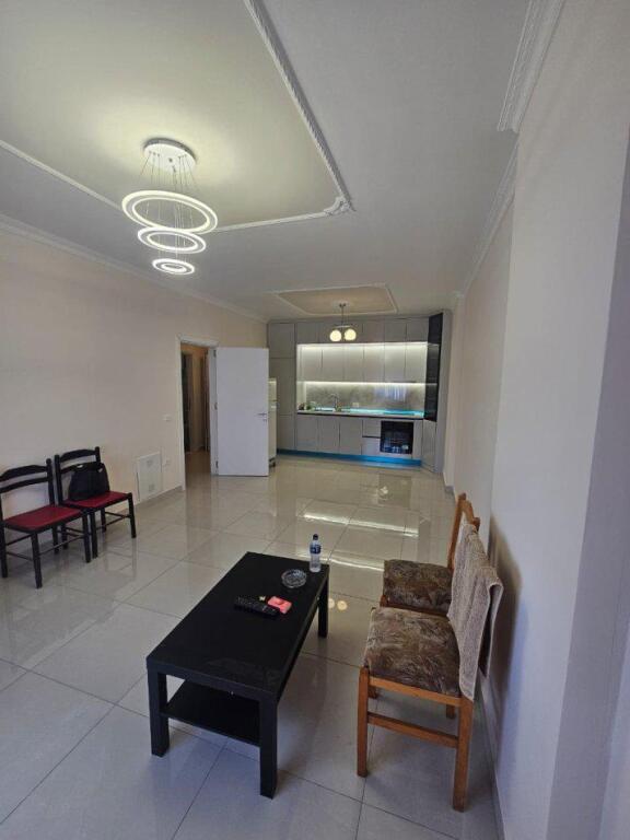 JEPET ME QERA APARTAMENT 2+1 450 EURO CASA ITALIA