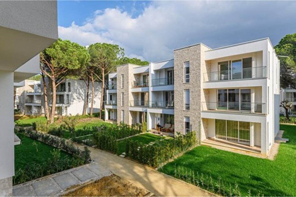 Apartament-Për Shitje-Gjiri i Lalzit,