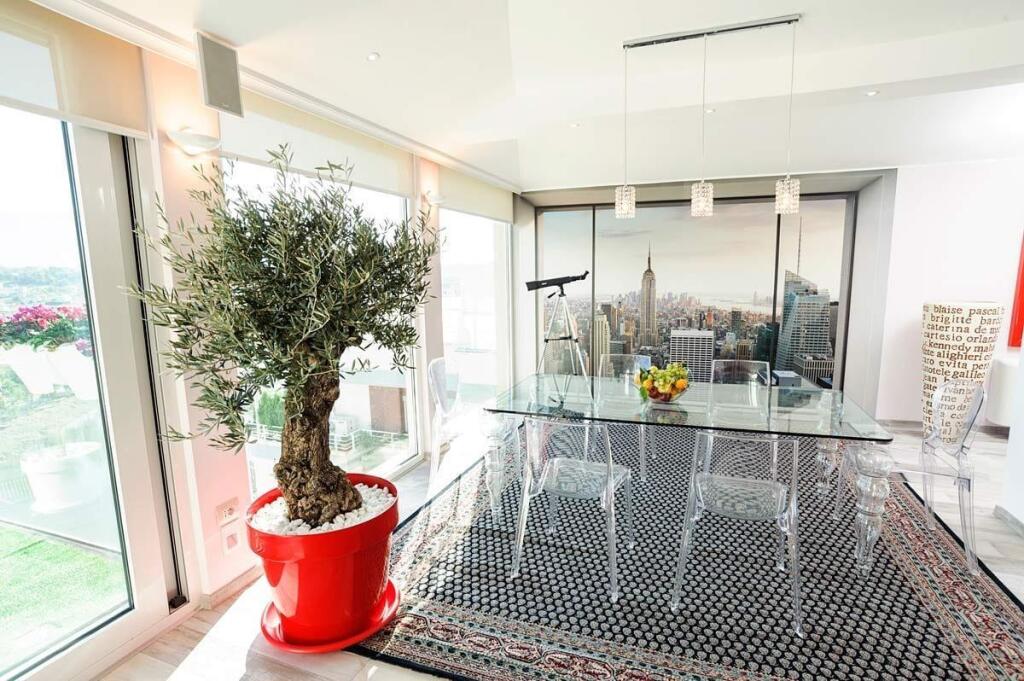SUPER PENTHOUSE ME QIRA TE LIQENI THATE TIRANE 2+1