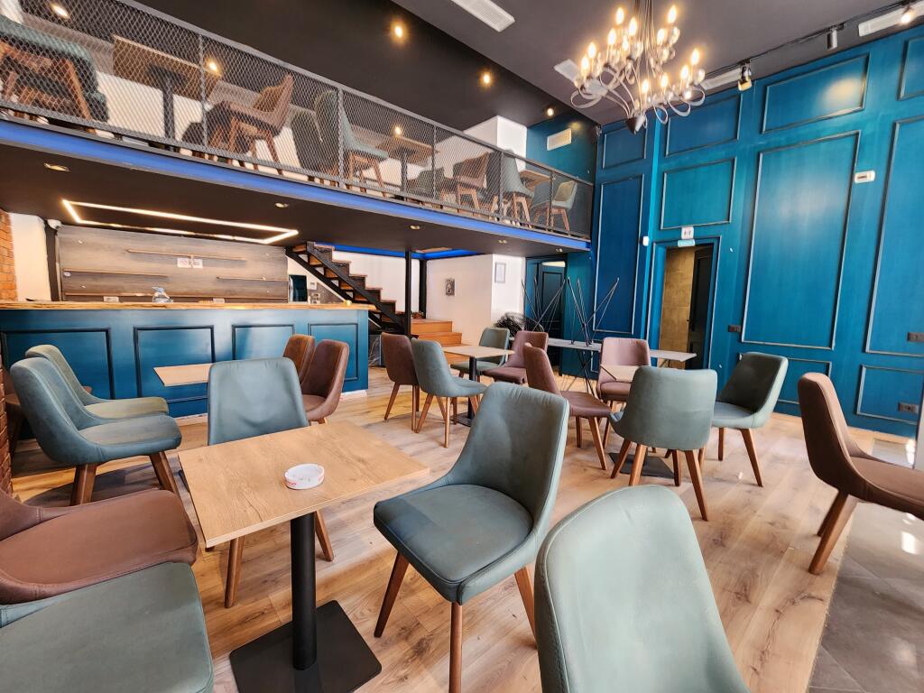 - SHITET: DYQAN/LOKAL Ultra Investuar 62 m² ( Xhamllik -📍 Kompleksi Kolombo ( Ndarë në 2 kate)
