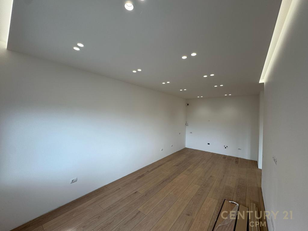 AT HENKE RESIDENCE OPPOSITE AMERICAN 3 WE RENT SPACE FOR OFFICE / BUSINESS